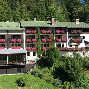 Gaestehaus Laerchenhang Guest house Mittenwald